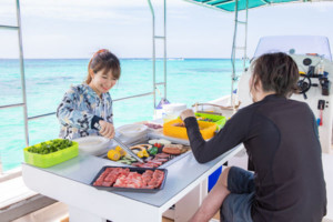 海の上での船上BBQ